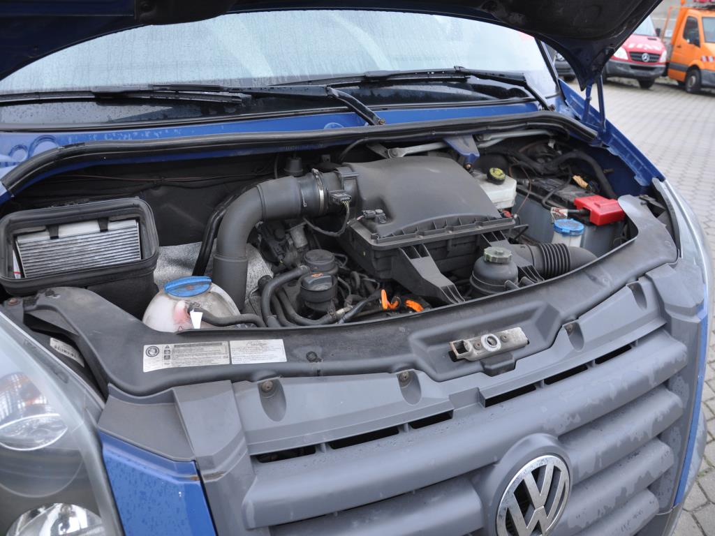 Dobrze utrzymane maszyny do obróbki drewna, systemy odciągowe i narzędzia ręczne w warsztacie/porcie drzewnym-15