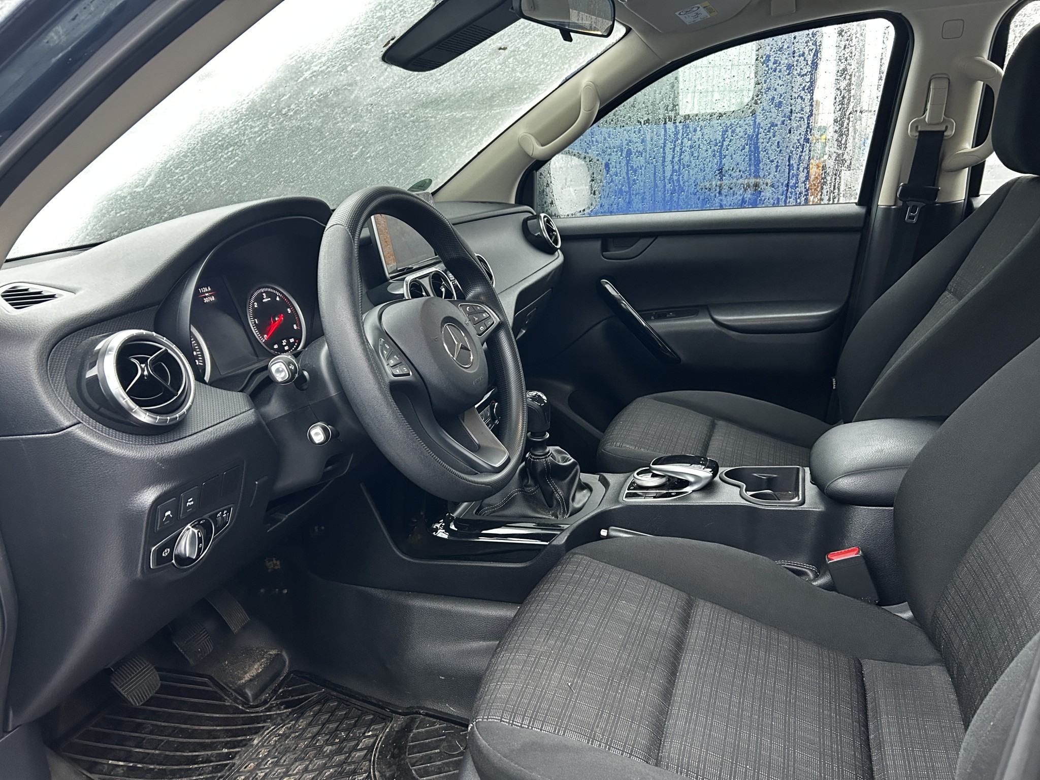 gepflegte Fahrzeuge aus dem Hafenumfeld-19