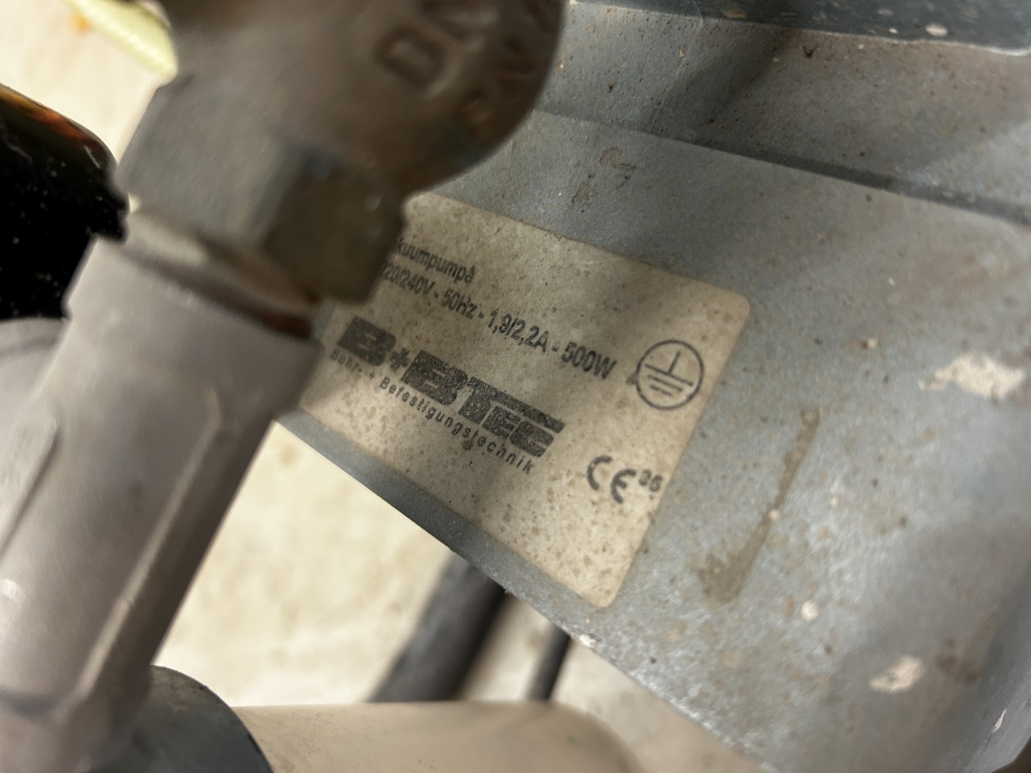 Equipos de taller y fontanería de la zona portuaria-1