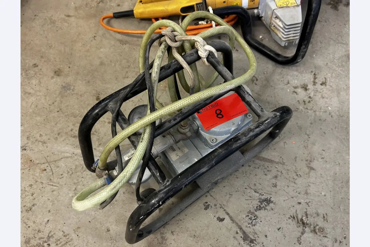 Werkstatt/ Klempnereinrichtung aus dem Hafenumfeld-2