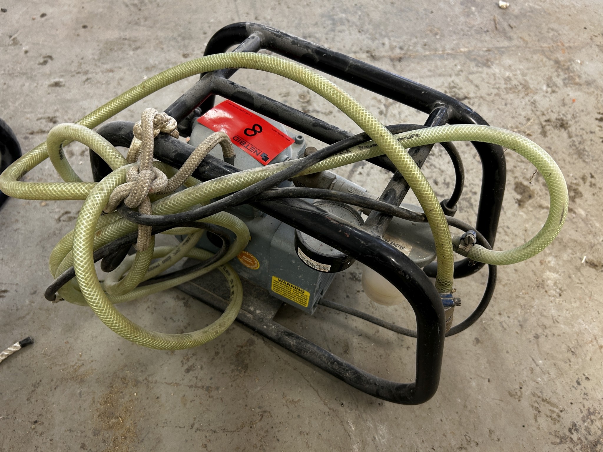 Equipos de taller y fontanería de la zona portuaria-3