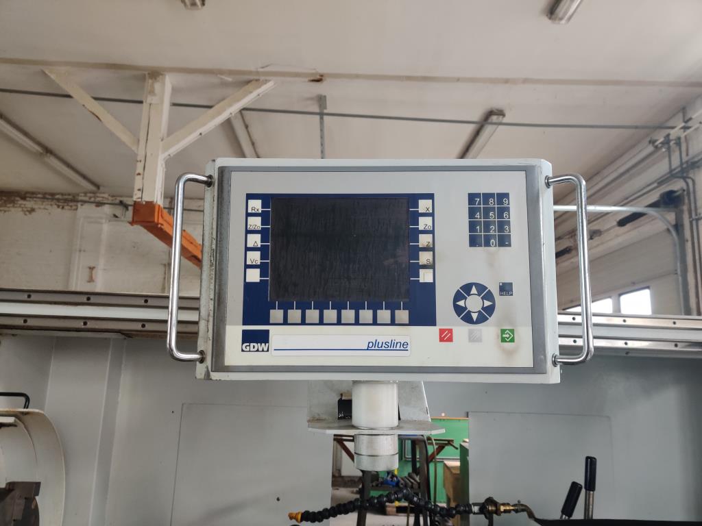 Equipos de taller y fontanería de la zona portuaria-6