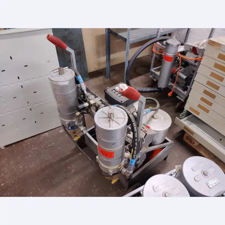 div. Kantineneinrichtung sowie Werkstattzubehör aus dem Hafenumfeld-1