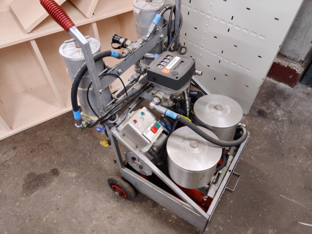 div. Kantineneinrichtung sowie Werkstattzubehör aus dem Hafenumfeld-3