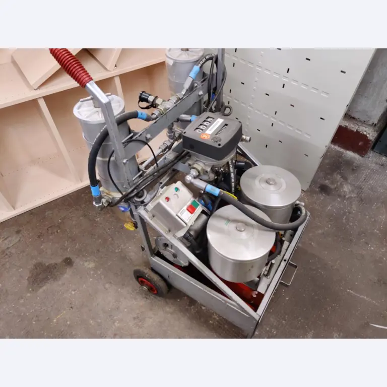 div. Kantineneinrichtung sowie Werkstattzubehör aus dem Hafenumfeld-3