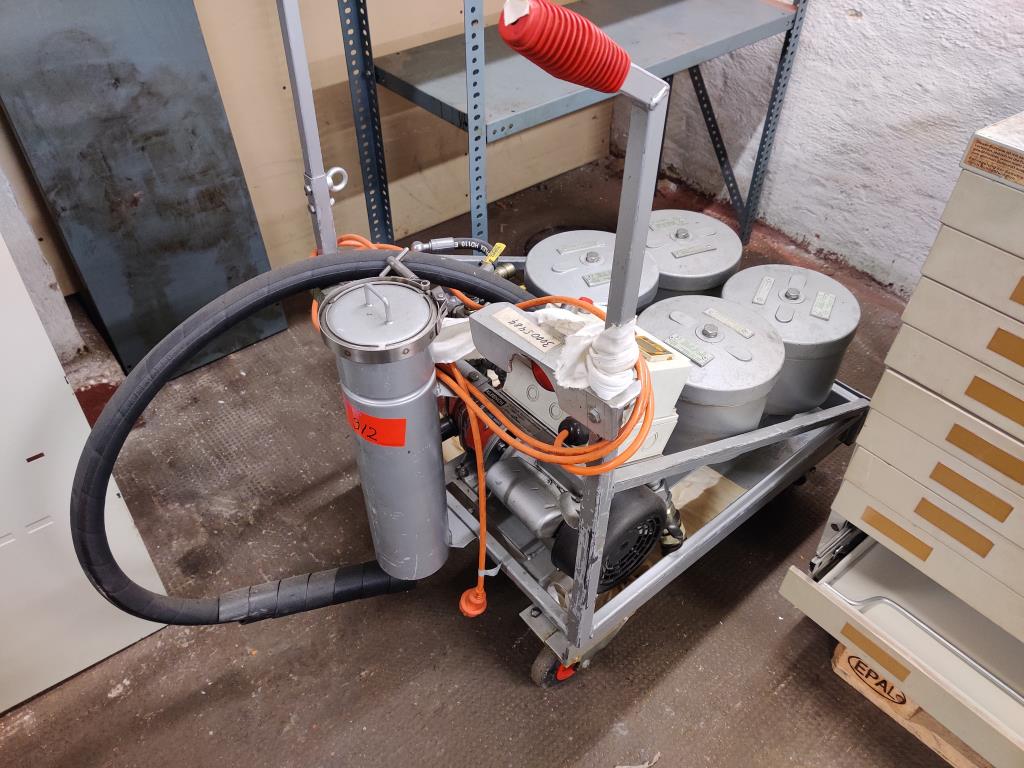 Diversos equipos de comedor y accesorios de taller de la zona portuaria-1