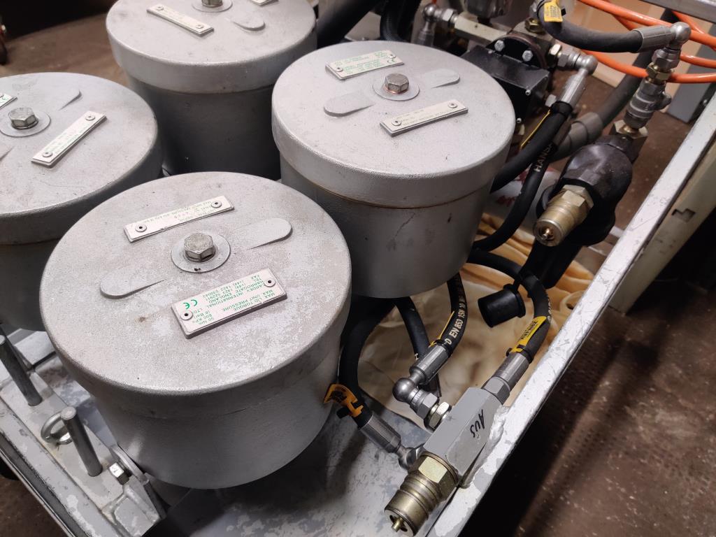 Diversos equipos de comedor y accesorios de taller de la zona portuaria-5