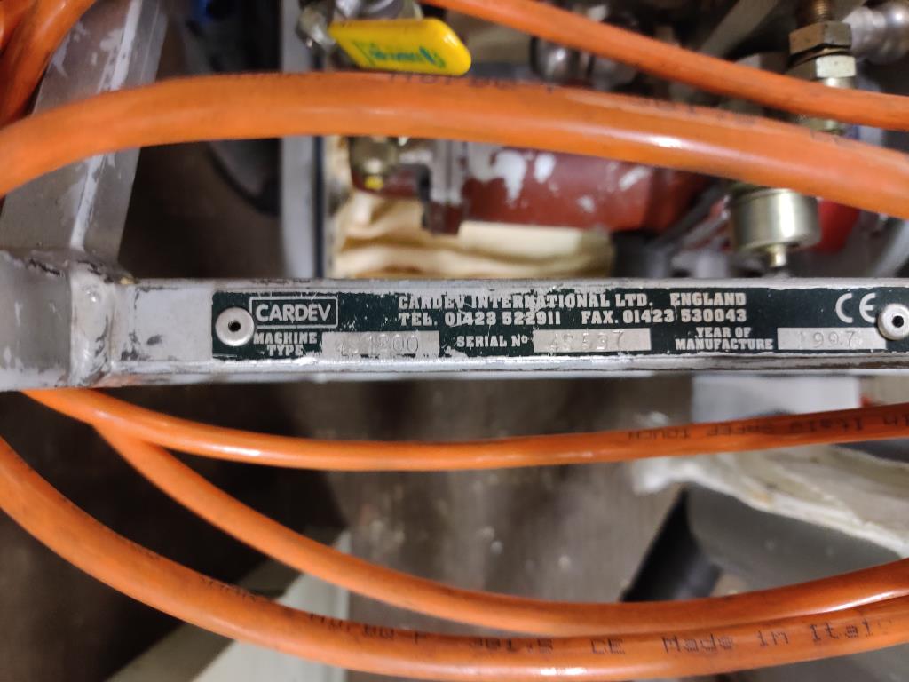 Diversos equipos de comedor y accesorios de taller de la zona portuaria-6