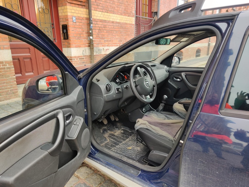 div. Kantineneinrichtung sowie Werkstattzubehör aus dem Hafenumfeld-12