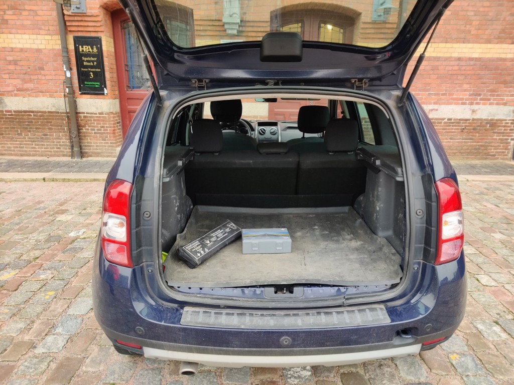 div. Kantineneinrichtung sowie Werkstattzubehör aus dem Hafenumfeld-19