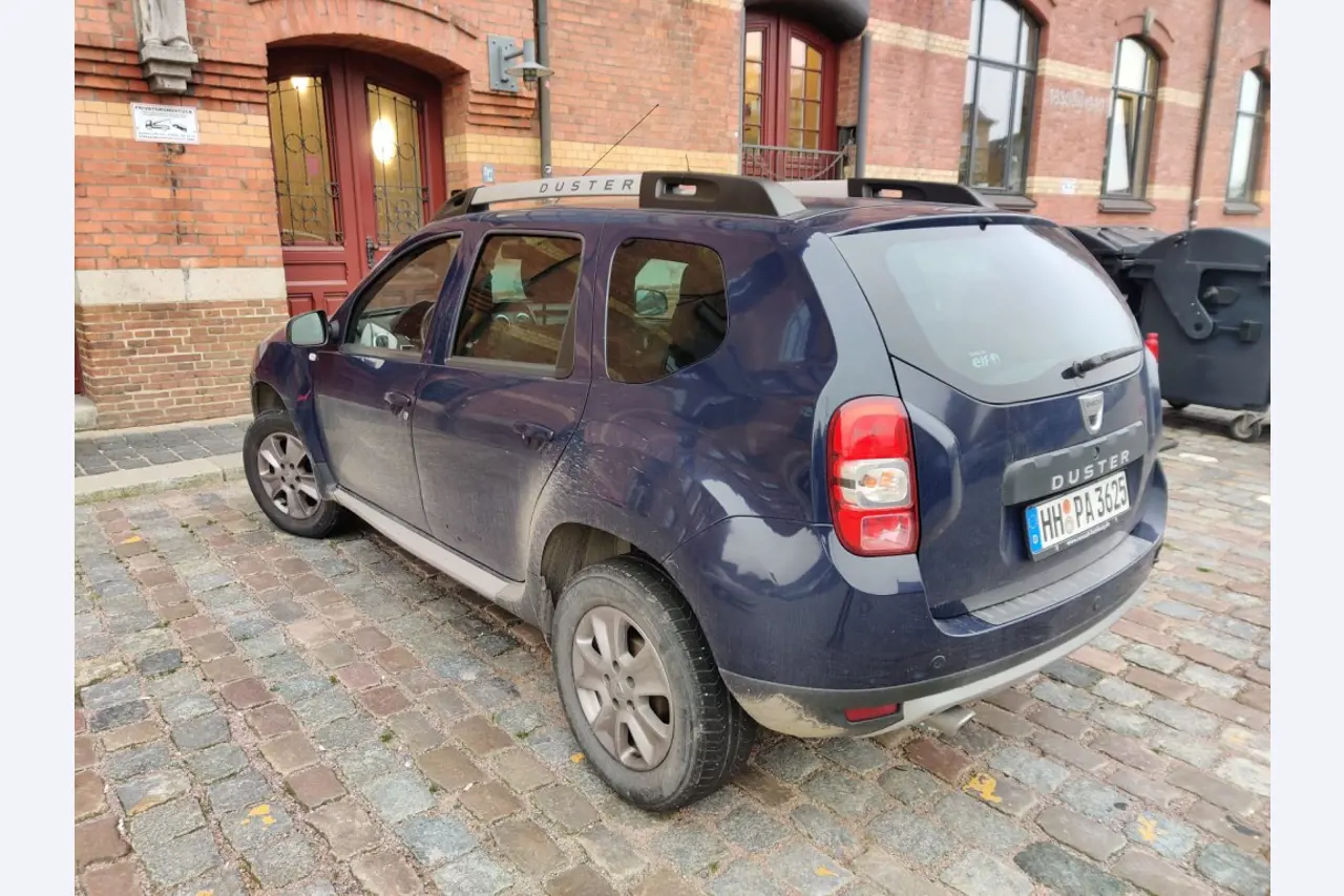 Različna oprema za menze in delavnice z območja pristanišča-7