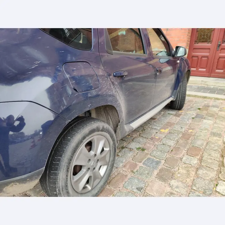 Različna oprema za menze in delavnice z območja pristanišča-9