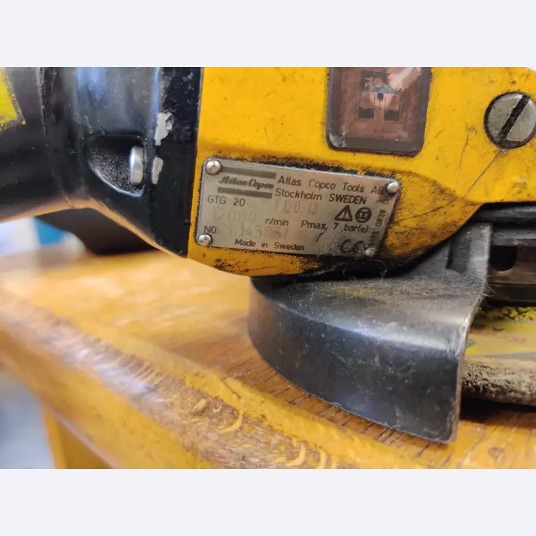 Werkplaats/benodigdheden voor loodgieterswerk uit het havengebied-2