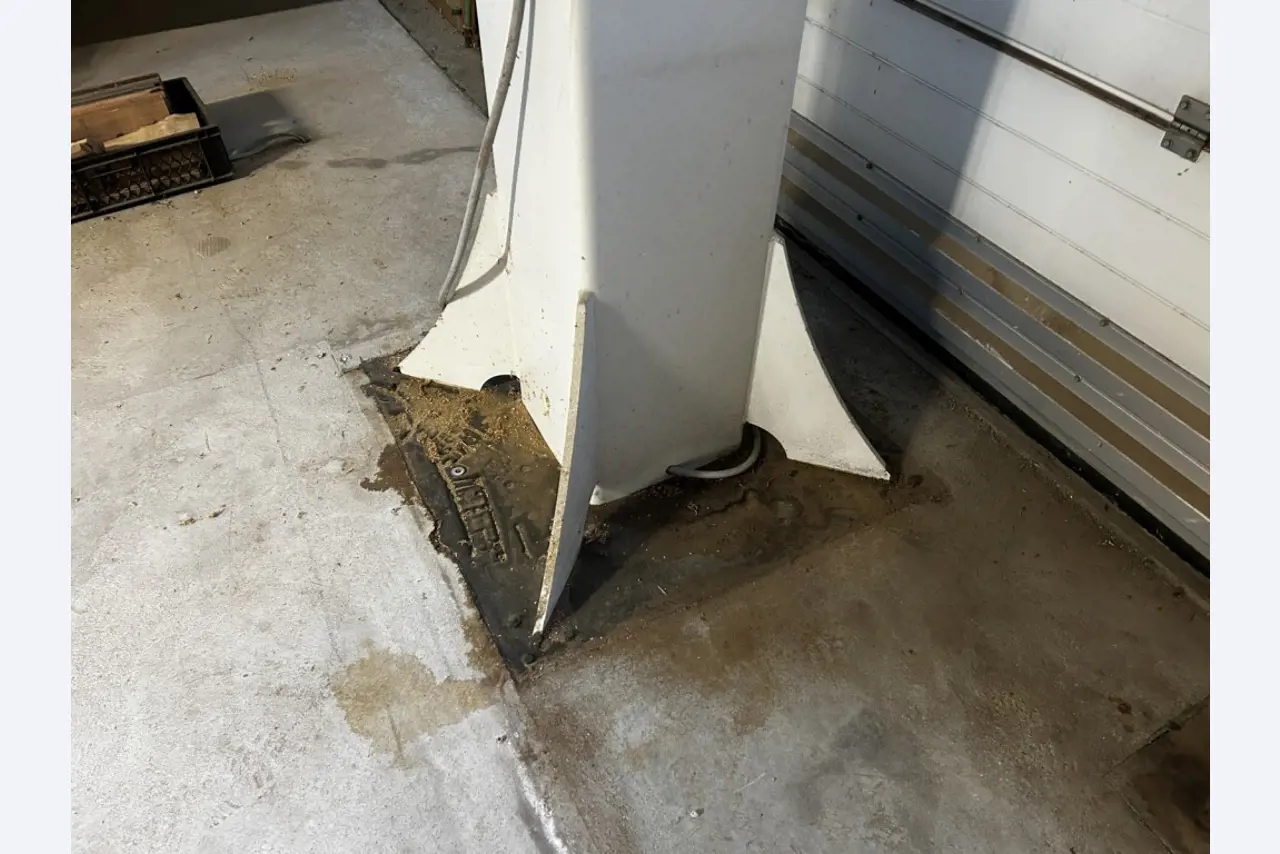 various canteen equipment and workshop accessories from the port area-5