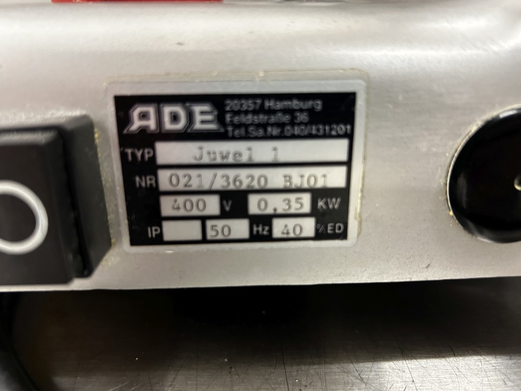 Diversos equipamentos de cantina e acessórios de oficina da zona portuária-2