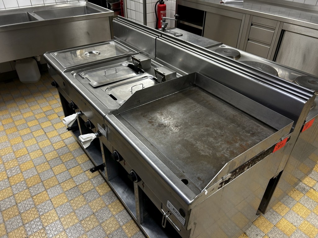 Werkstatt/ Klempnereinrichtung aus dem Hafenumfeld-1