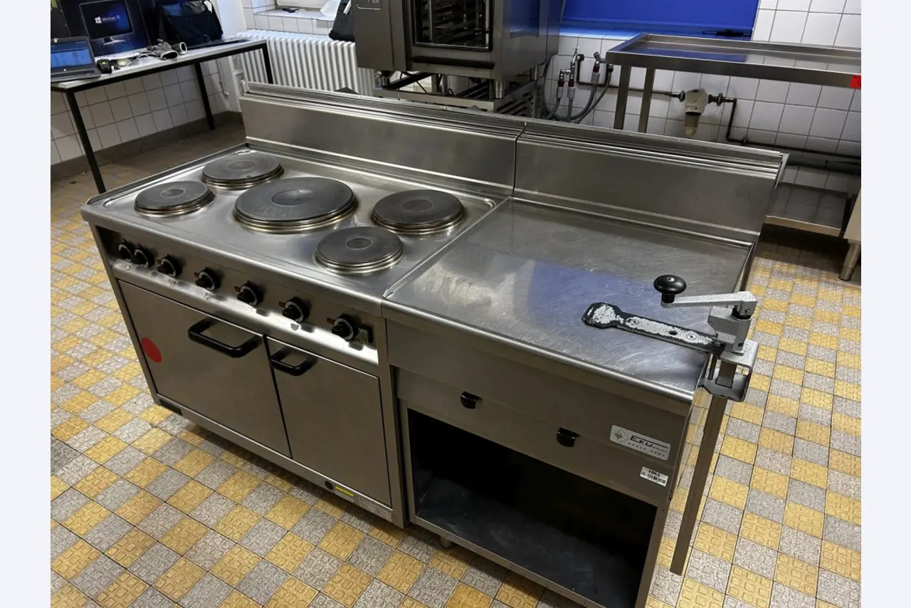 various canteen equipment and workshop accessories from the port area-6