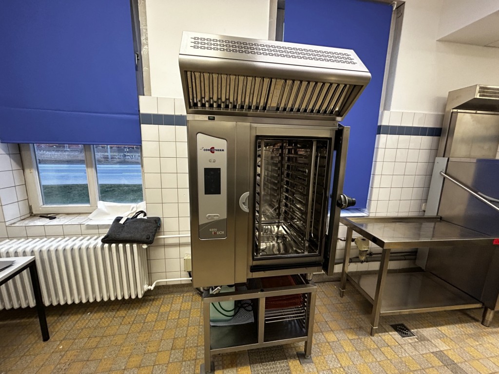 div. Kantineneinrichtung sowie Werkstattzubehör aus dem Hafenumfeld-1