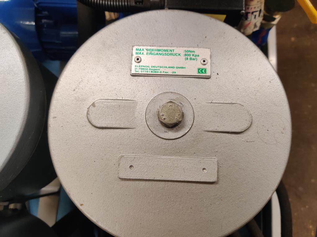 Diversos equipamentos de cantina e acessórios de oficina da zona portuária-5