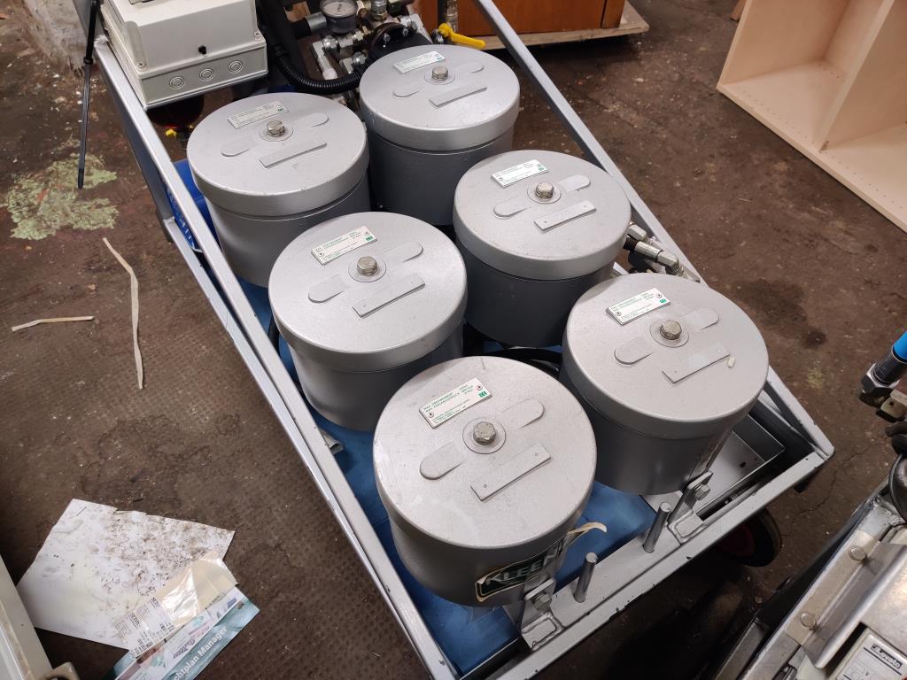 Diversos equipamentos de cantina e acessórios de oficina da zona portuária-7