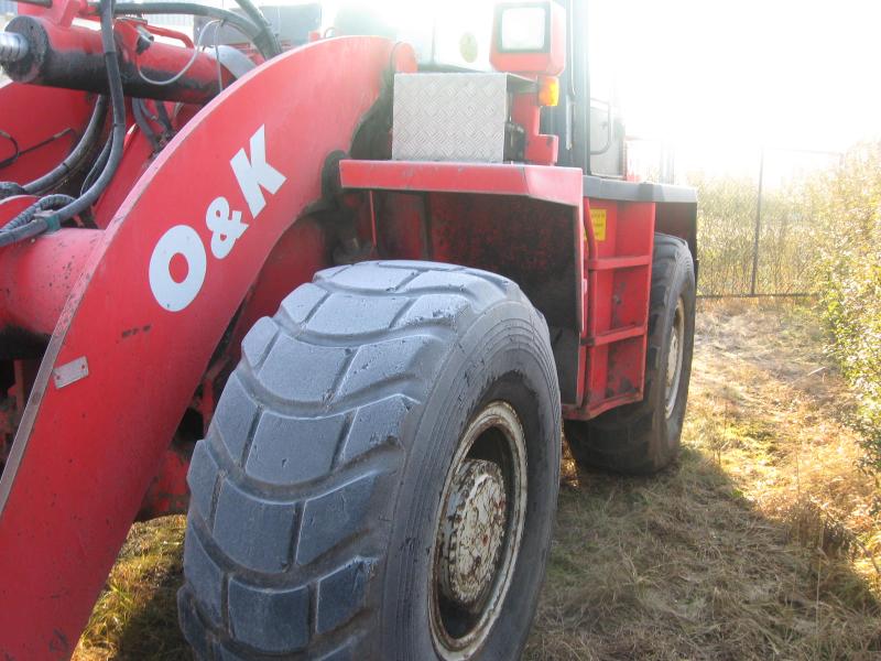 1 pequeno trator elétrico para aviões e <br>
1 carrinha VW T5 com danos no motor
-22