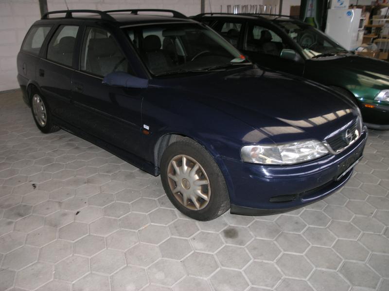 Große Sammelauktion<br>
Spitze Bau GmbH und diverse Zusatzaufträge-1