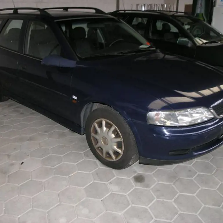 PKW Opel Vectra B 1.6 16V Kombi