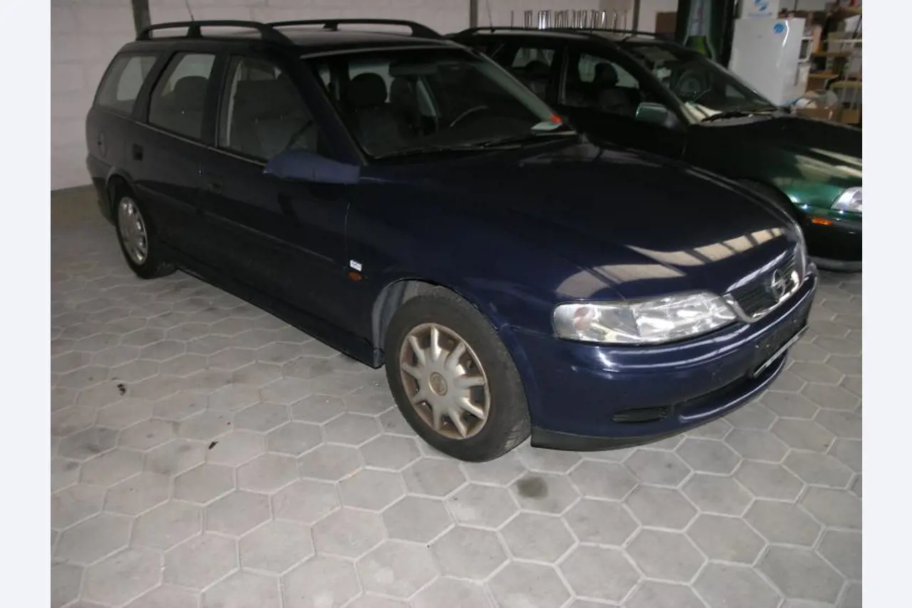 Große Sammelauktion<br>
Spitze Bau GmbH und diverse Zusatzaufträge-1