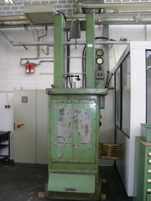 Mannigfaltige Pakete an Werkzeugen/ Werkzeughalter-3