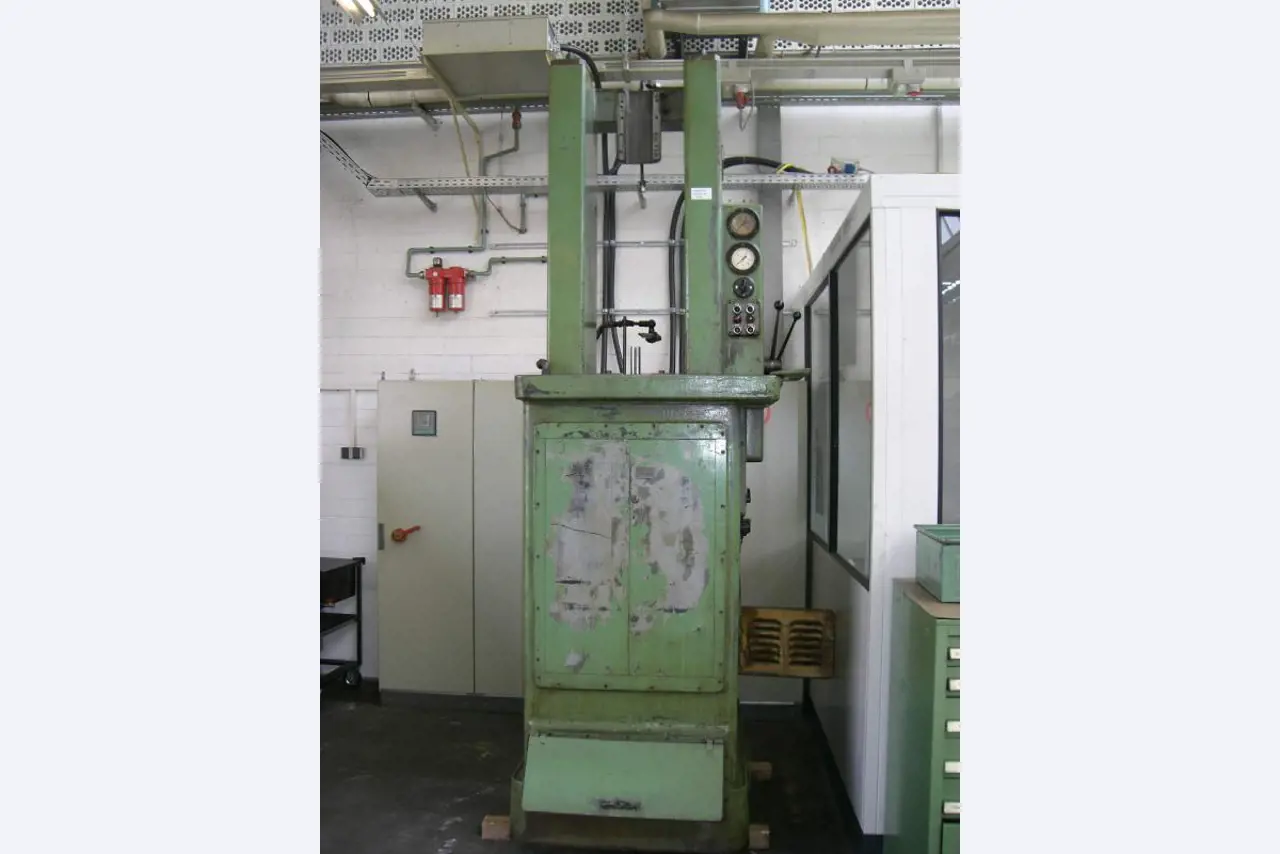 well-maintained CNC - grinding machines-3
