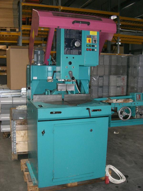 Cylindrical grinding machines + bar feeders and various drilling and turning holders
-5