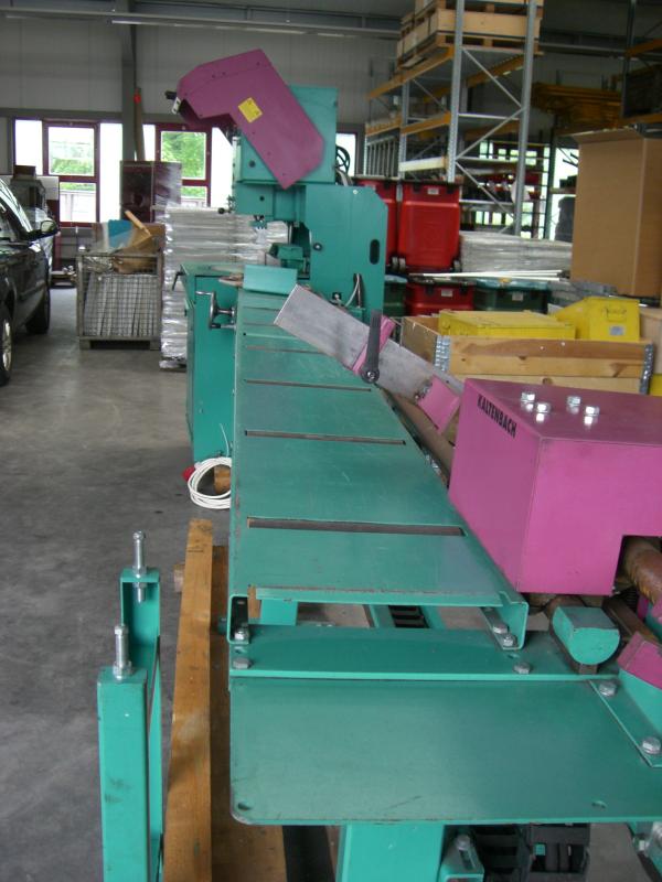 Cylindrical grinding machines + bar feeders and various drilling and turning holders
-7