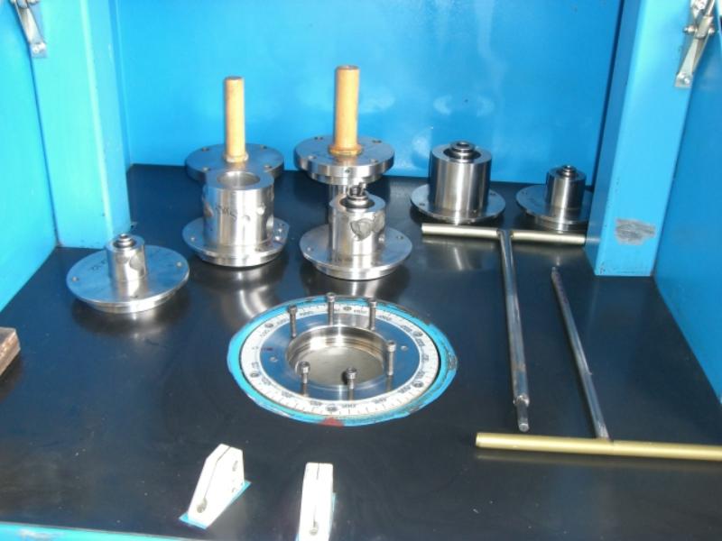 Cylindrical grinding machines + bar feeders and various drilling and turning holders
-3