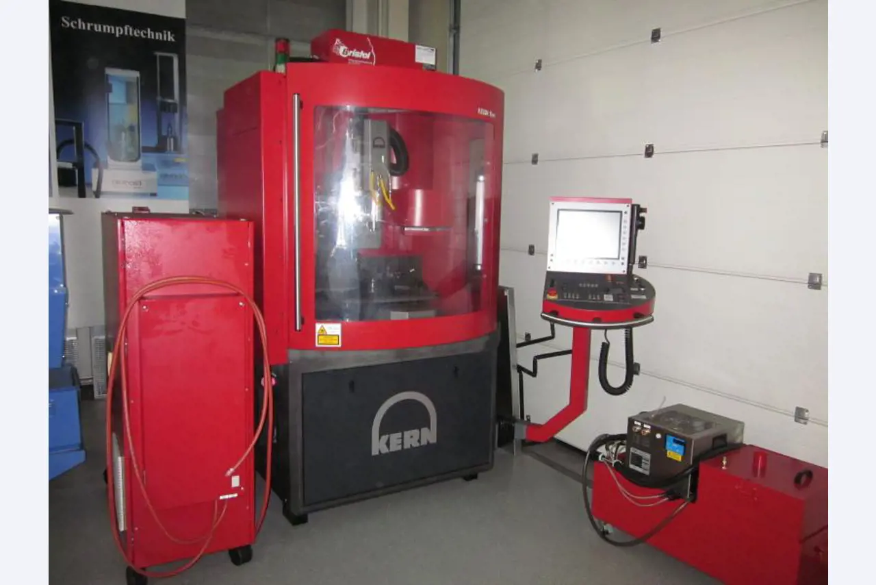 Cylindrical grinding machines + bar feeders and various drilling and turning holders
-1