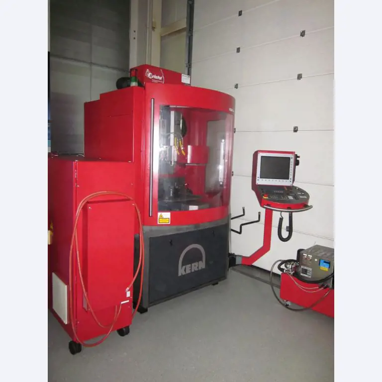Cylindrical grinding machines + bar feeders and various drilling and turning holders
-3