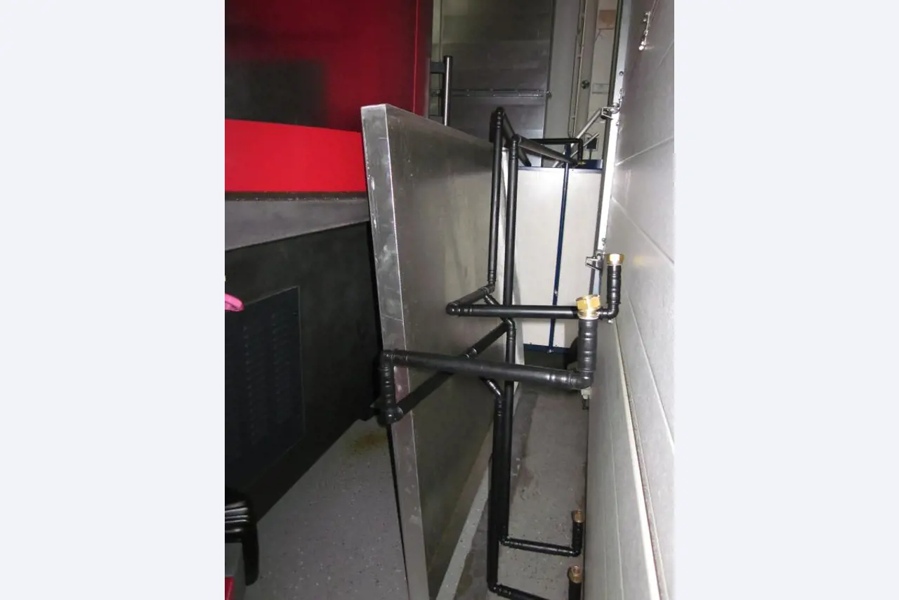 Cylindrical grinding machines + bar feeders and various drilling and turning holders
-4