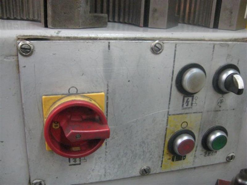 Cylindrical grinding machines + bar feeders and various drilling and turning holders
-2