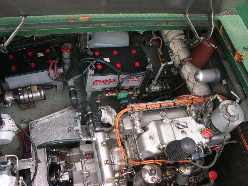 Working ship (direction finding boat) "Deepenschriewer IV" <br>and living barge "WS 3"-2