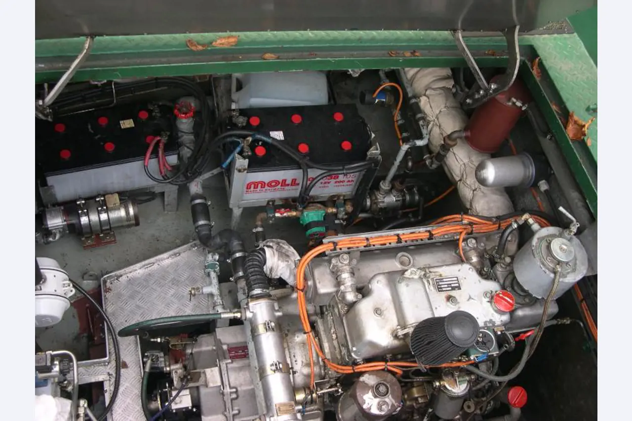 Working ship (direction finding boat) "Deepenschriewer IV" <br>and living barge "WS 3"-2