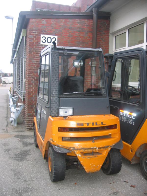 well-maintained laboratory equipment-3