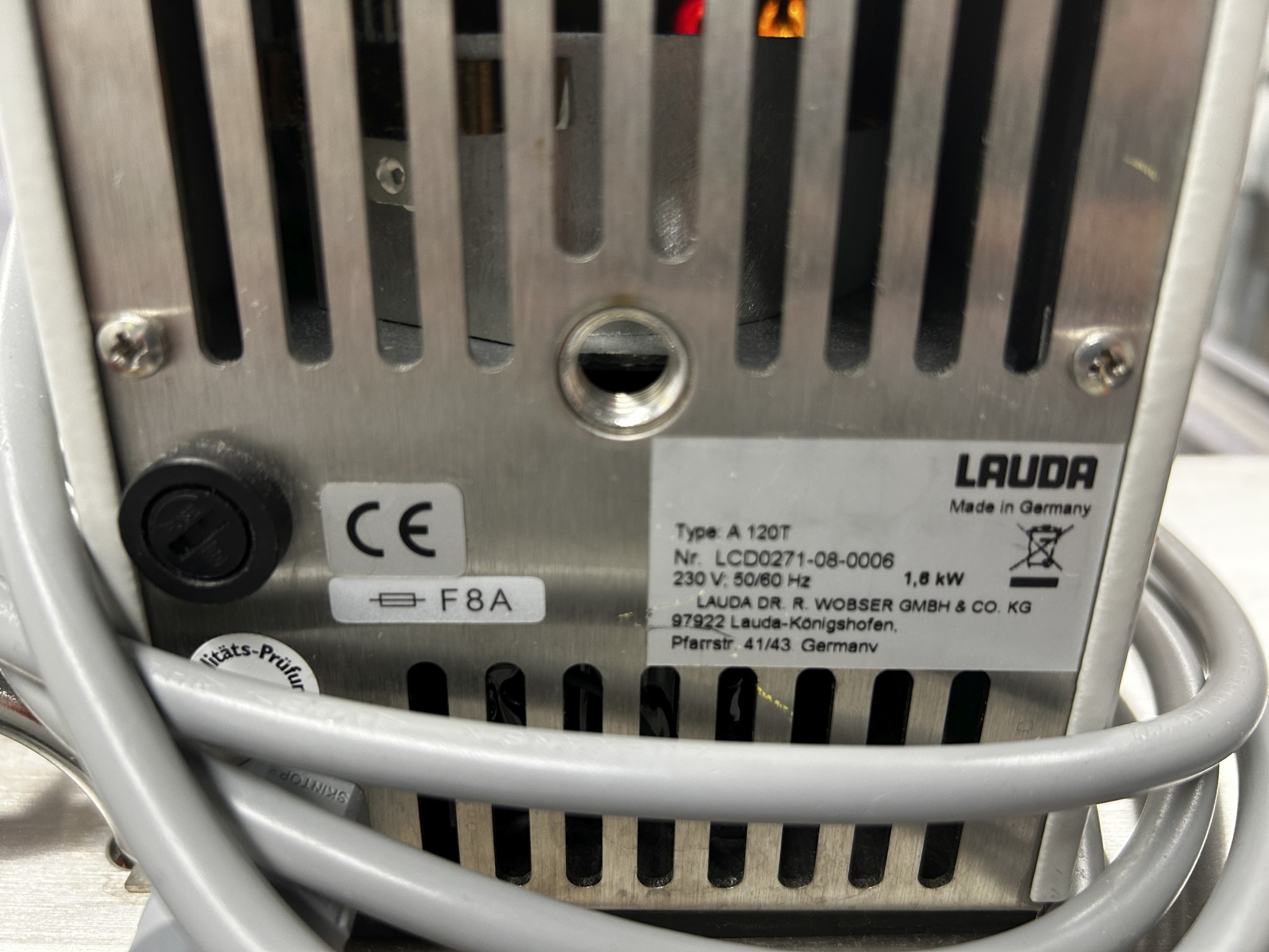 hochwertige Laborgeräte eines namhaften Unternehmens-2