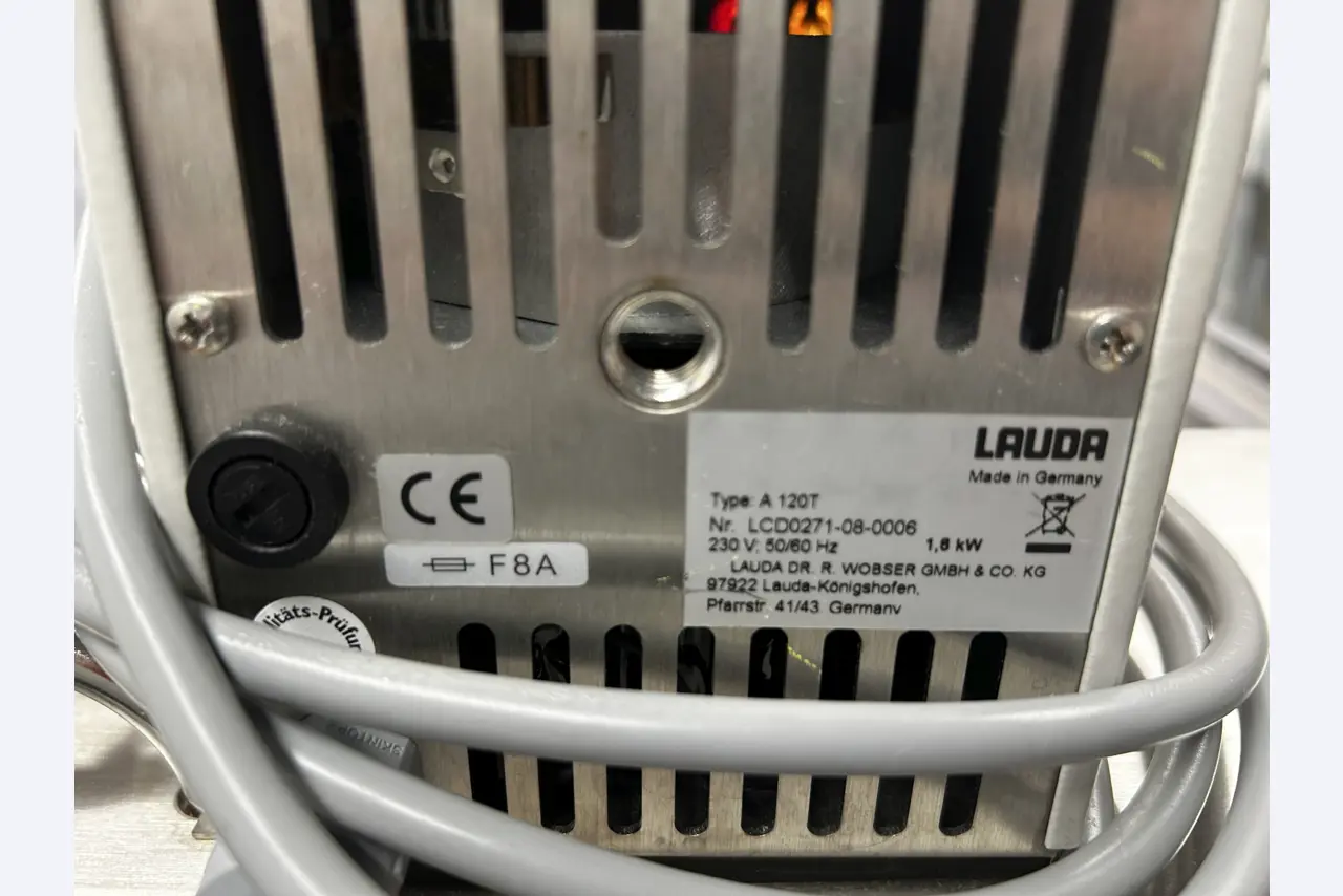 hochwertige Laborgeräte eines namhaften Unternehmens-2