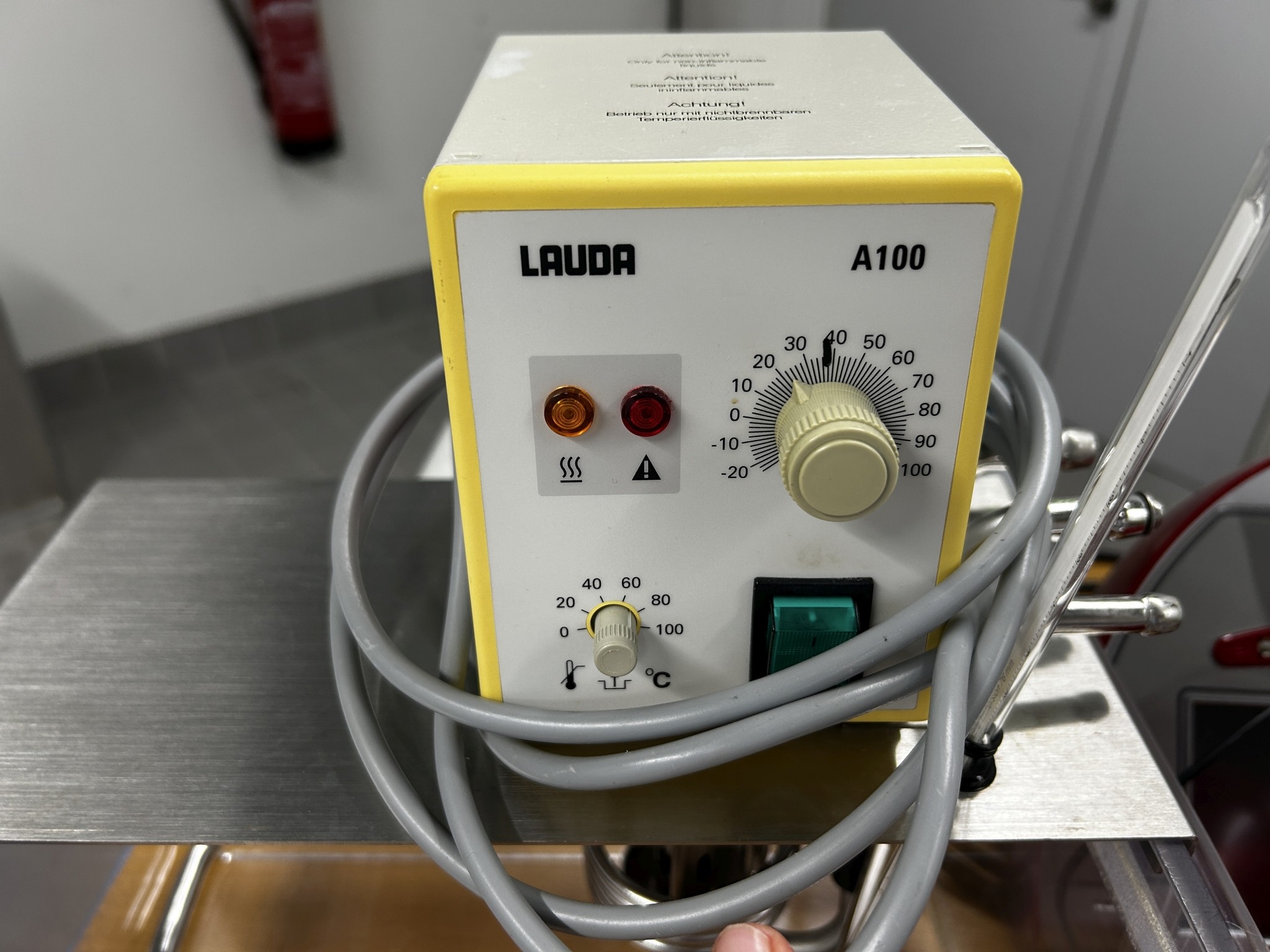 hochwertige Laborgeräte eines namhaften Unternehmens-4