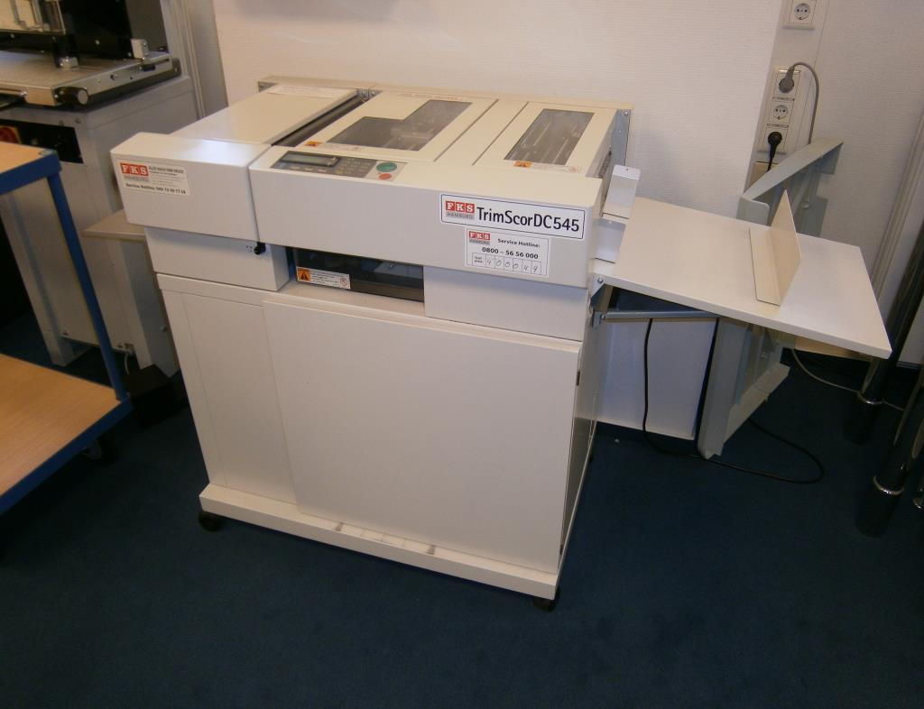 dobro vzdrževana laboratorijska oprema.-1