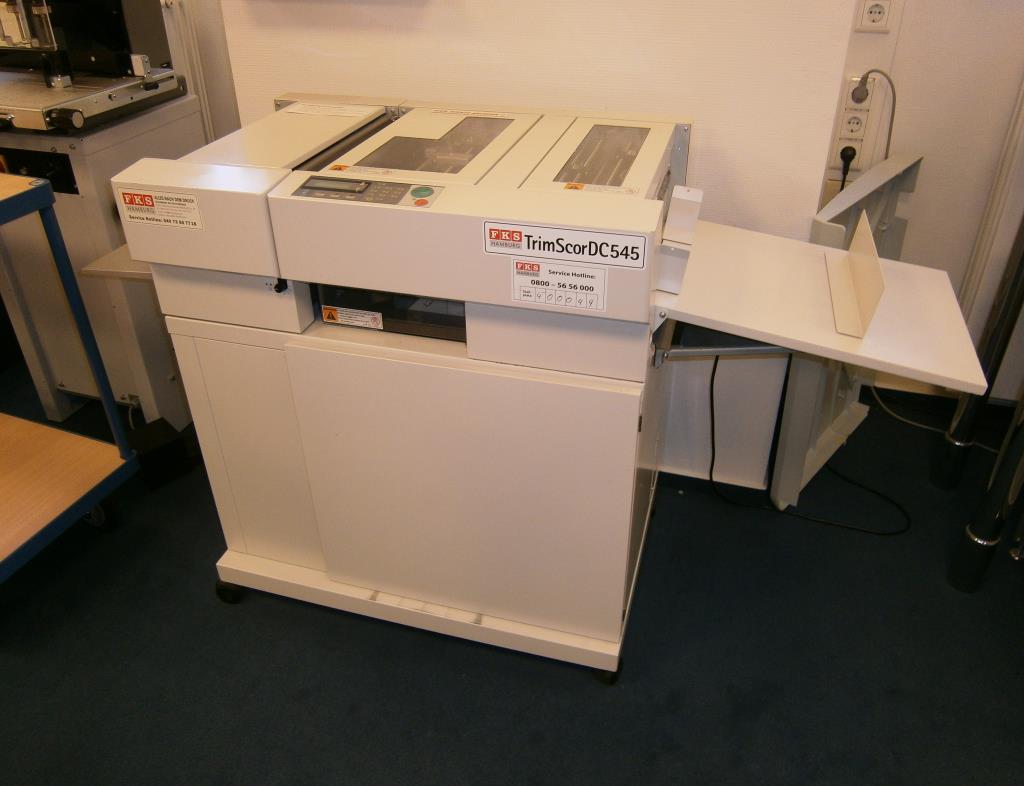 dobro vzdrževana laboratorijska oprema.-2