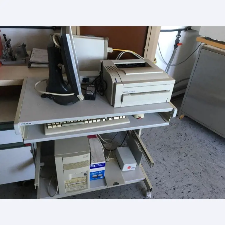 gepflegte Laborausstattung-3