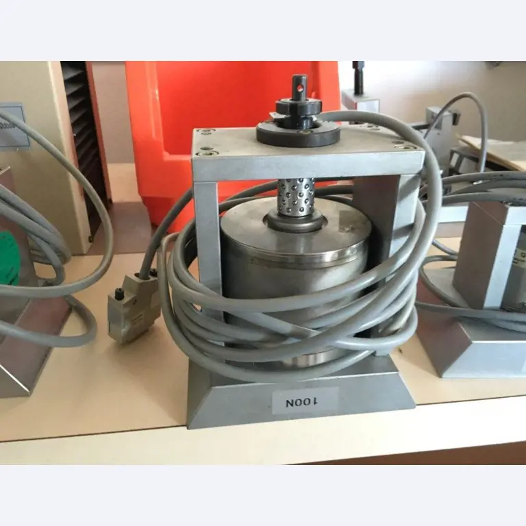 gepflegte Laborausstattung-5