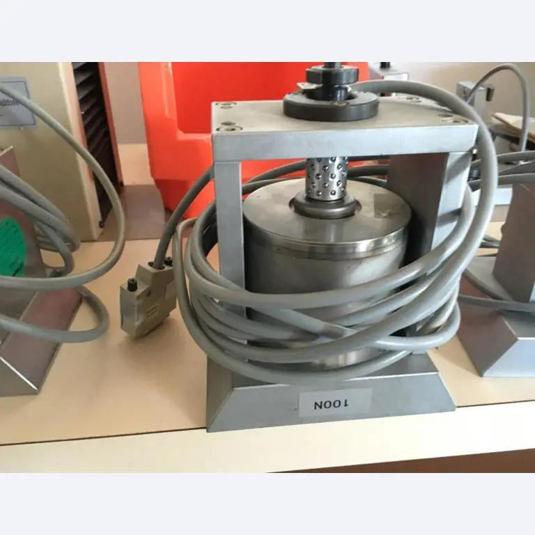 gepflegte Laborausstattung-6