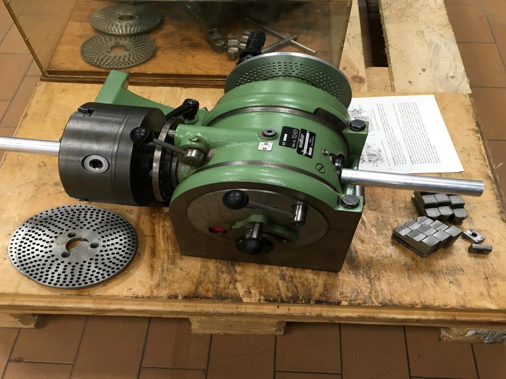 gepflegte Laborausstattung-1