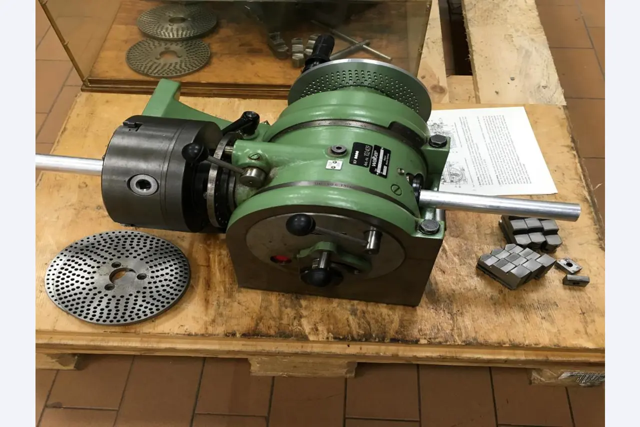 gepflegte Laborausstattung-1